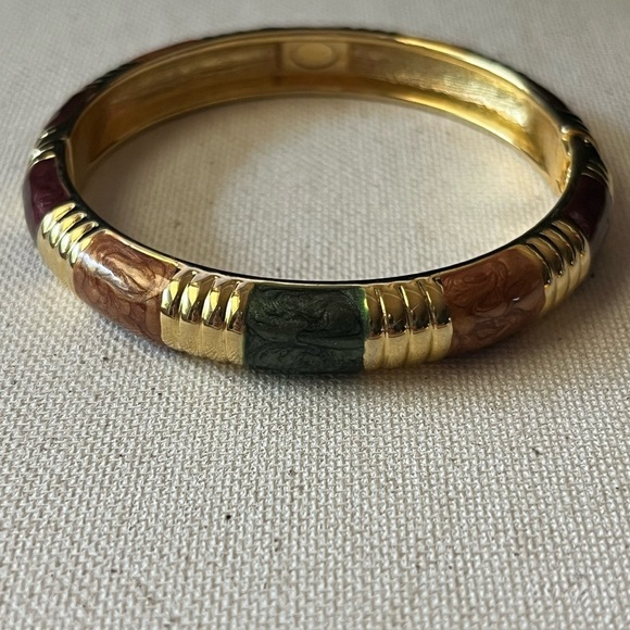 Elegant Gold Tone and Silver Women's Bracelet - Picture 4 of 4